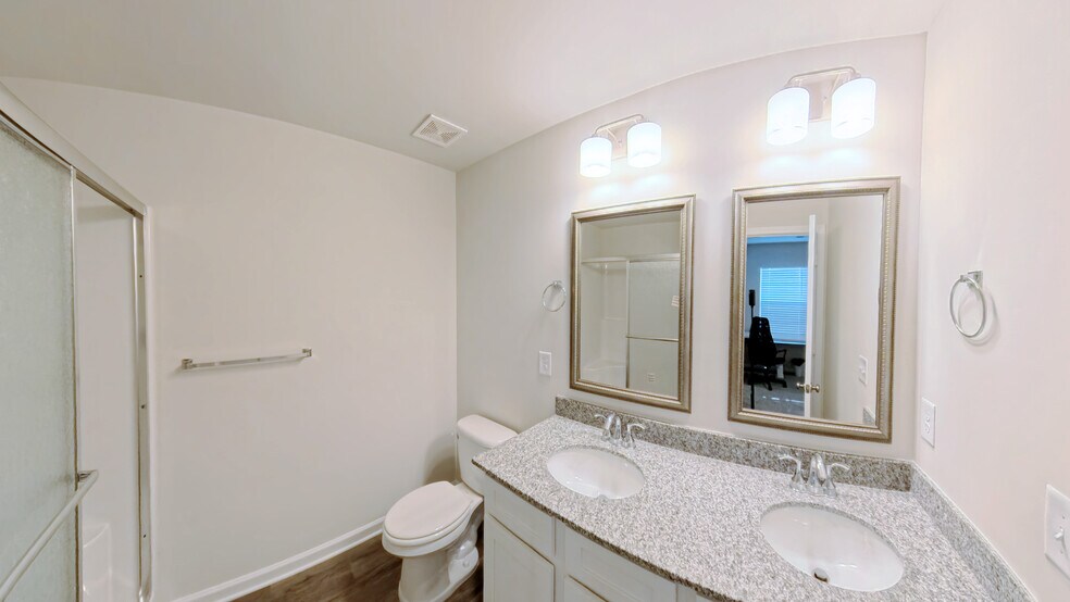 Building Photo - 916 Drake Grove Ln