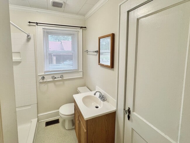 Building Photo - Statesville West - 2BR/1BA