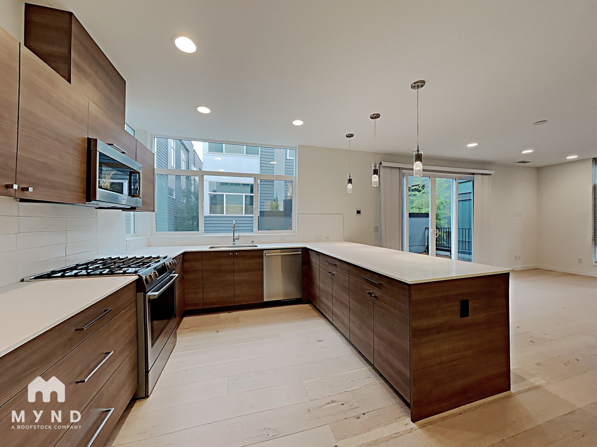 Building Photo - 130 21st Ave E