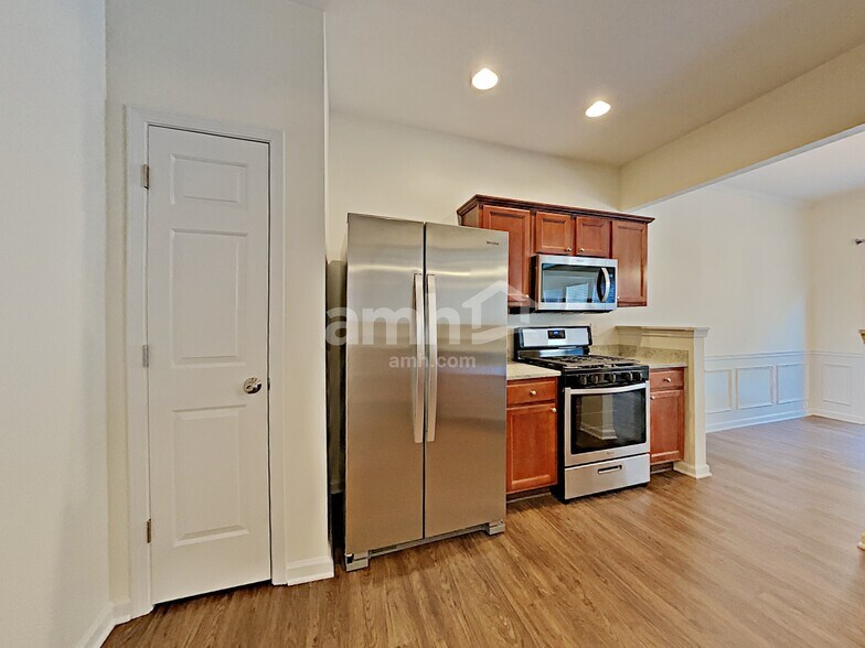 Building Photo - 2972 Briaroak Dr