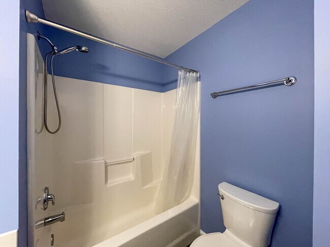 Building Photo - Beautiful Four Bedroom in East Asheville