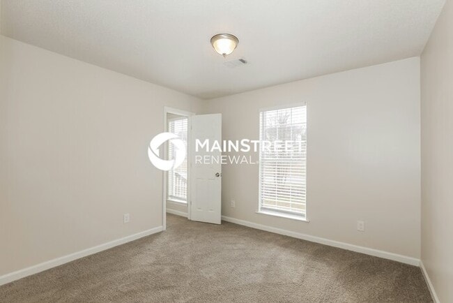 Building Photo - 3 Bedroom Pet-Friendly Home in JONESBORO, GA with Main Street Renewal