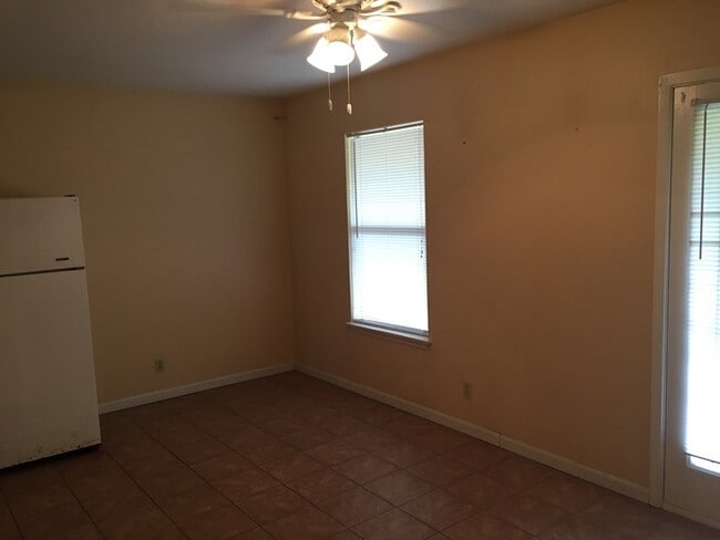 Building Photo - 2 Bedroom Duplex in SE San Antonio - PECAN VALLEY