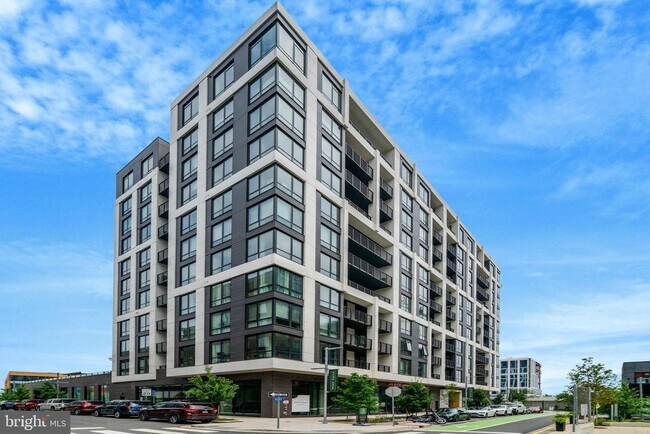 Building Photo - 255 W Falls Station Blvd