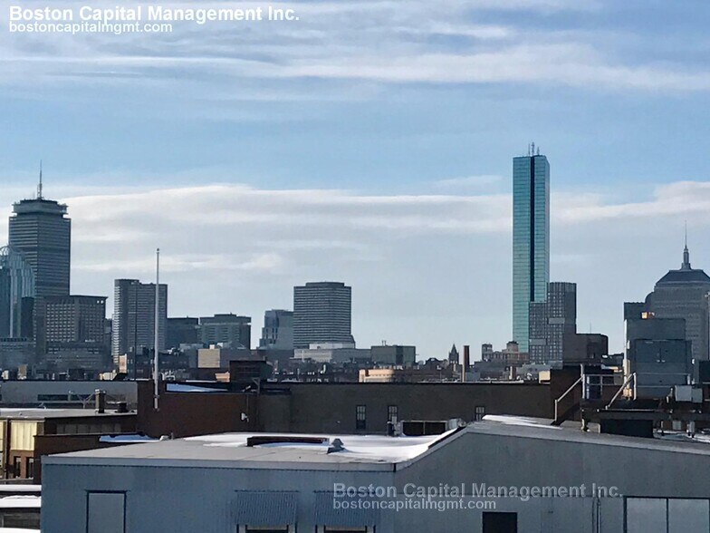 Building Photo - 57 W 7th St