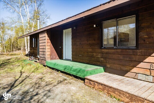 Building Photo - 876 N Wesglenn Cir
