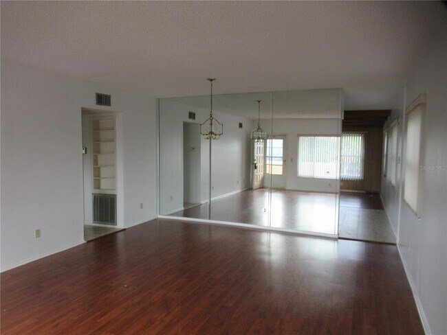 Building Photo - 2286 Norwegian Dr