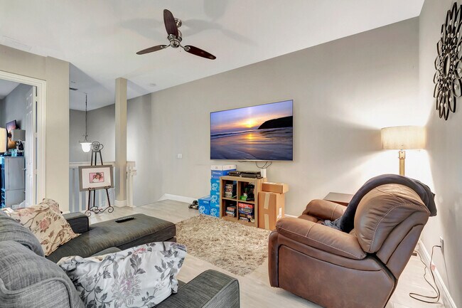 Building Photo - 2500 Venetian Ct