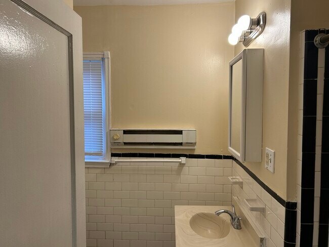 Building Photo - 52 Baltic Ave