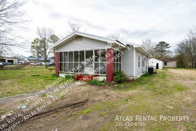 Building Photo - 1685 2nd Ave S