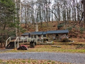 Building Photo - 445 Miller Park Rd