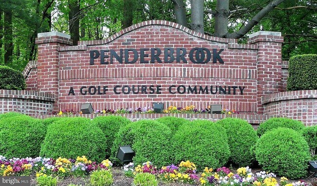 Building Photo - 3903 Penderview Dr
