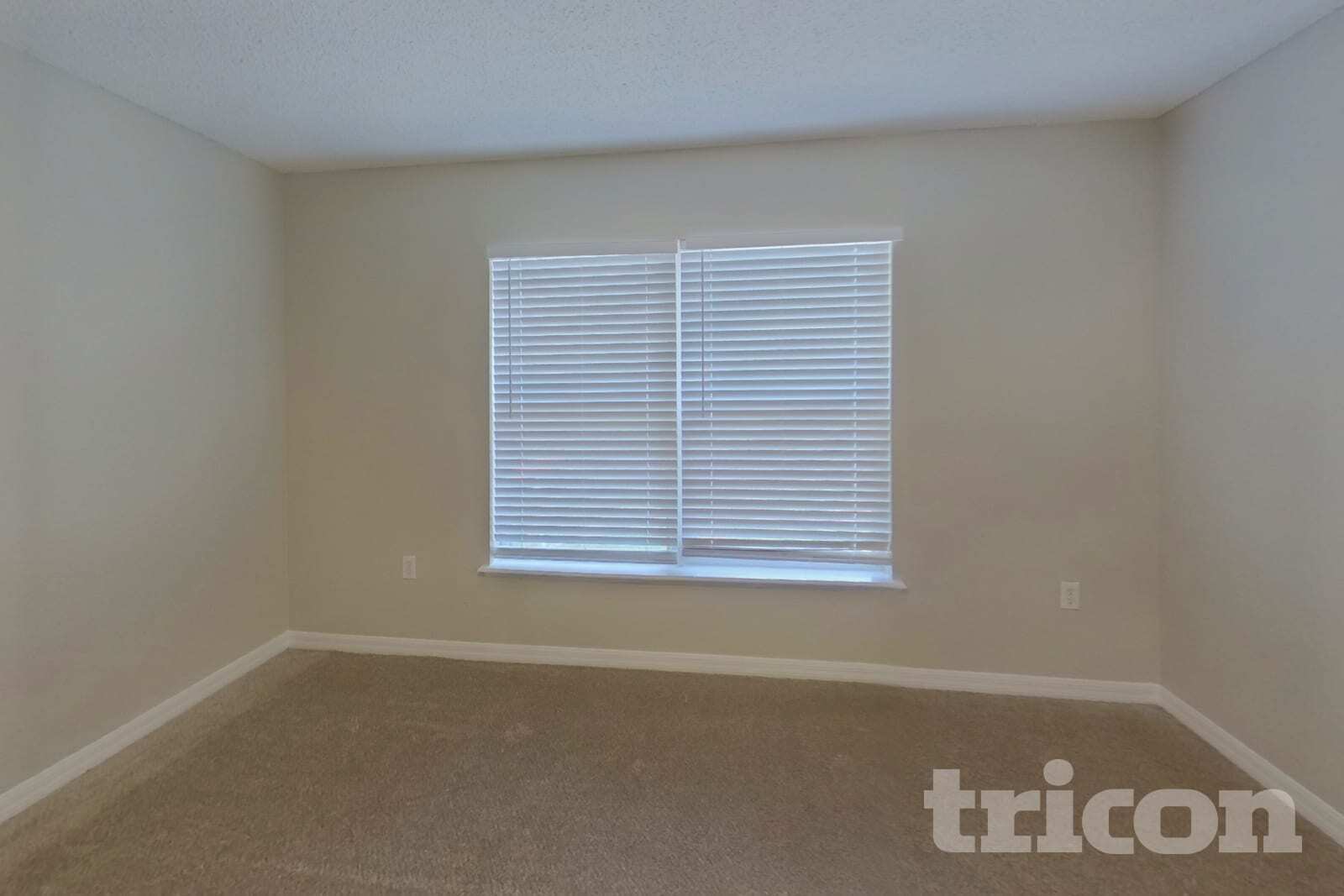 Building Photo - 1730 Sunset Ridge Dr