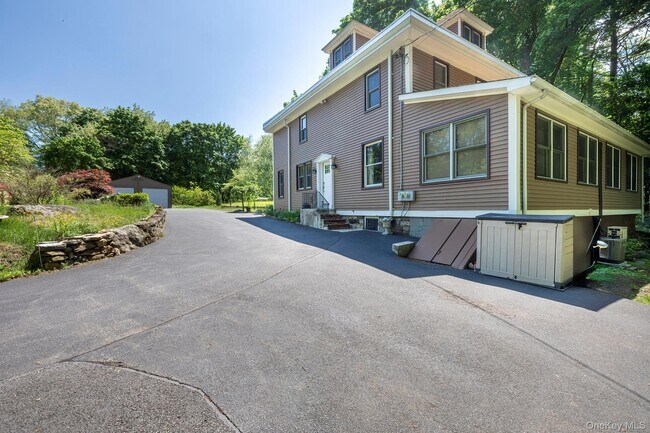 Building Photo - 65 Furnace Dock Rd