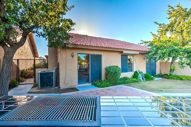 Building Photo - Charming South Chandler home with loft