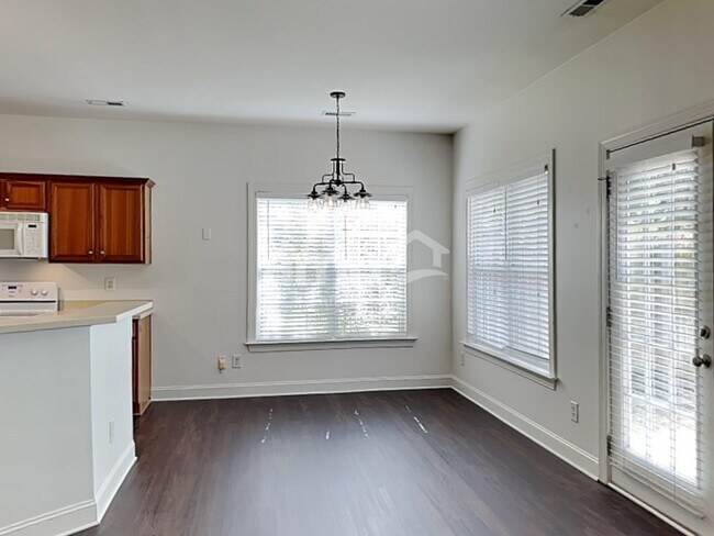 Building Photo - 2016 Sentinel Dr