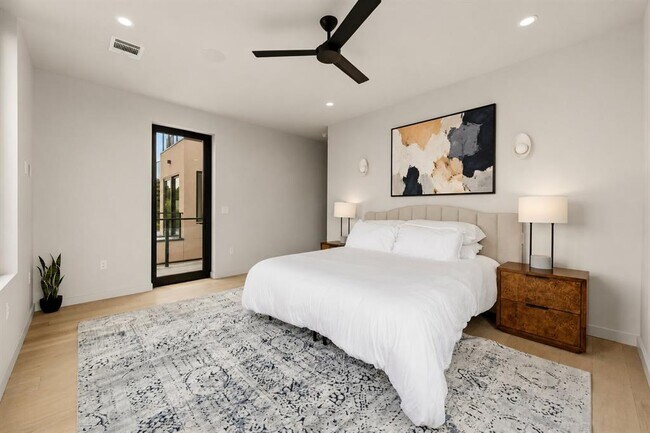 Building Photo - 1403 Barton Hills Dr