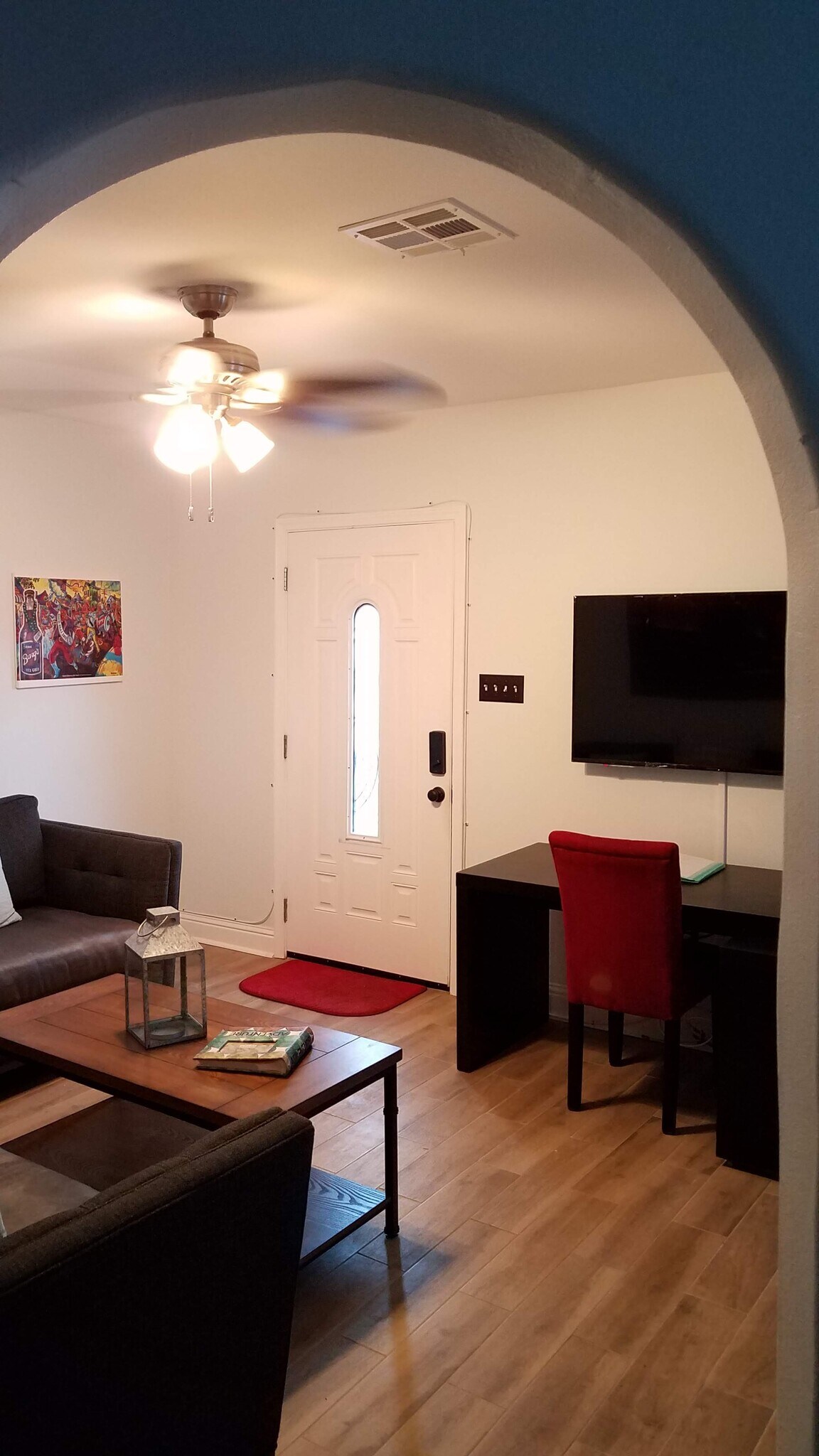 Living room - front entrance - 3817 General Taylor St