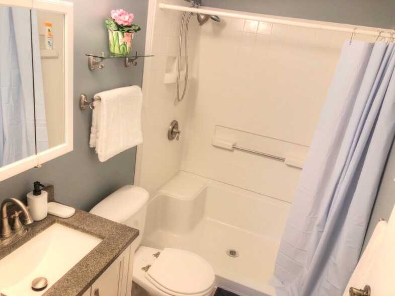 Building Photo - 5914 Harshmanville Rd