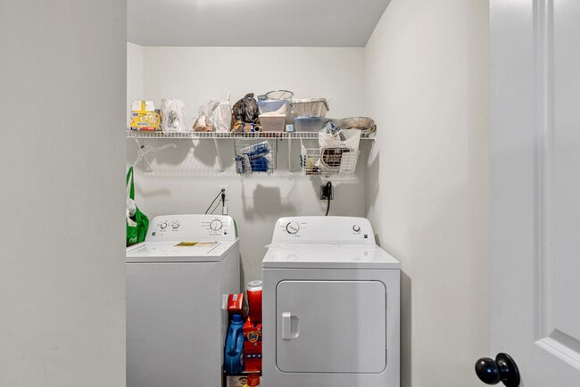 Building Photo - 308 Channel Run Ln