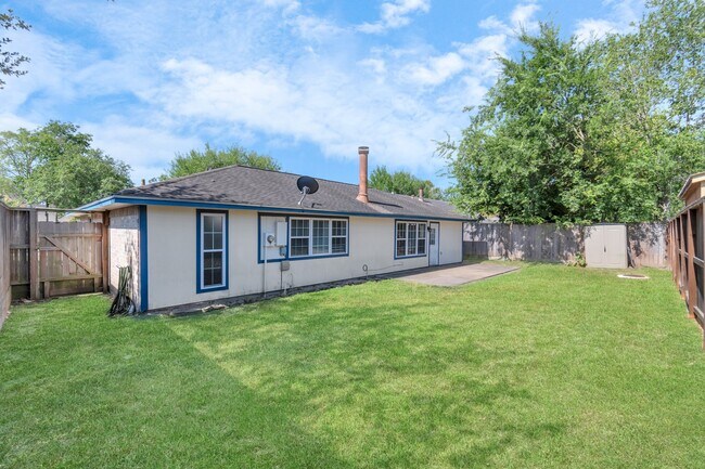 Building Photo - 13406 Splintered Oak Dr