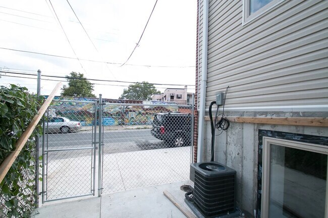 Building Photo - 1401 N Felton St