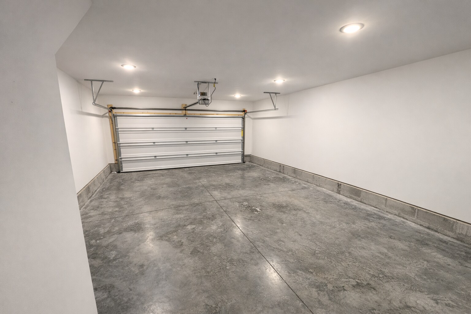 Building Photo - 2022 Maple Vw Ln