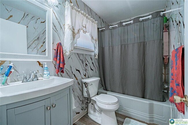 Building Photo - 2627 Nottingham Rd