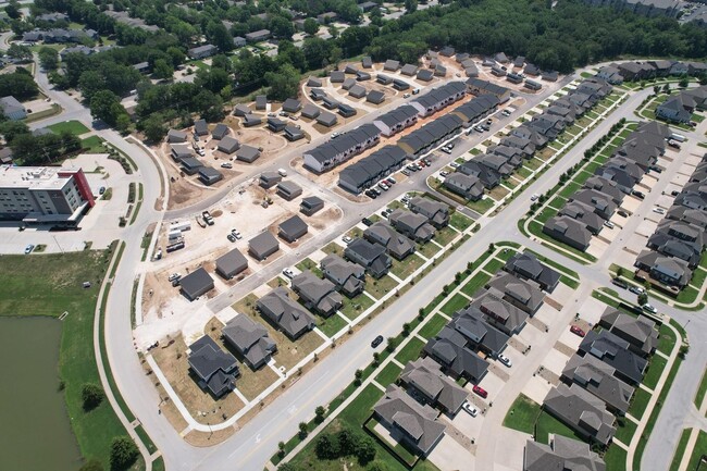 Building Photo - 2 Bed 2 Bath Home in Fayetteville!