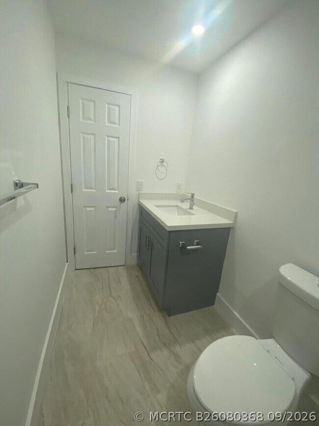 Building Photo - 4683 Hairland Dr