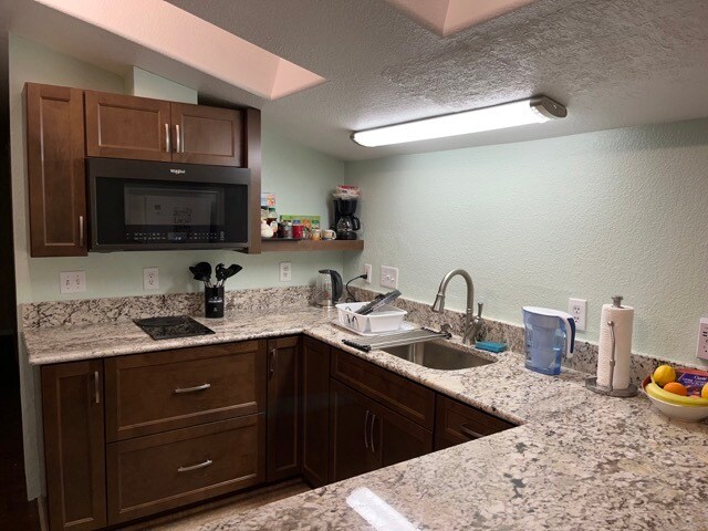 all new deluxe kitchen with coffee bar - 4569 E Alamos Ave