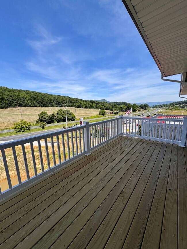 Building Photo - 2905 Orchard Ridge Lane