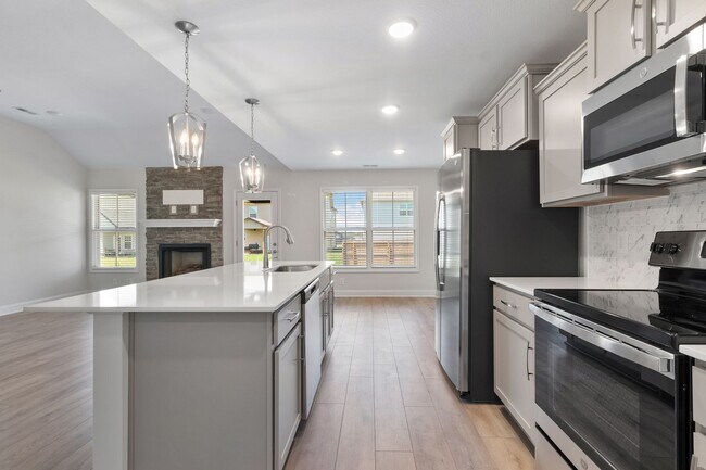 Building Photo - Lovely Home in Clarksville