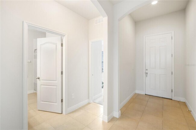 Building Photo - 18625 Hunters Meadow Walk