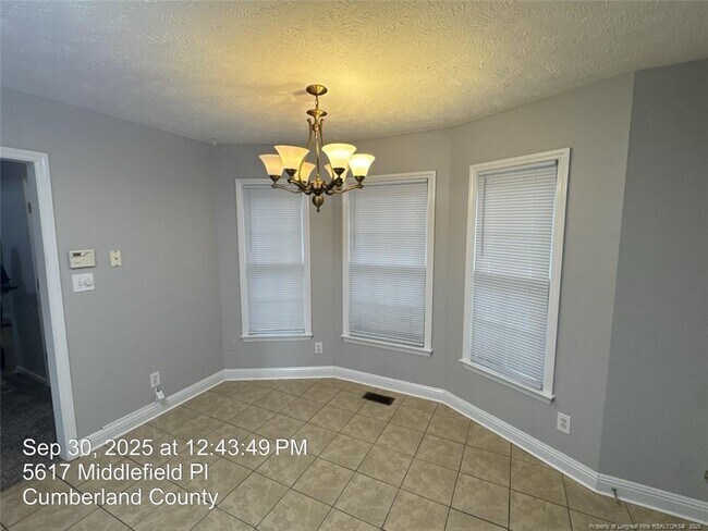 Building Photo - 5617 Middlefield Pl