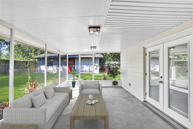 Building Photo - 223 Pinehurst Dr