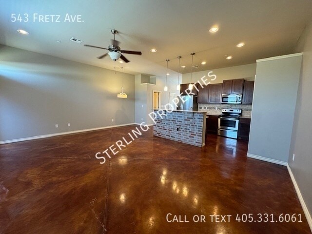 Building Photo - 543 Fretz Ave