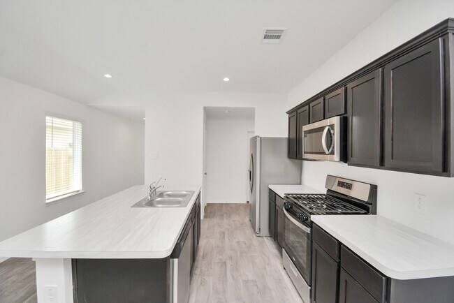 Building Photo - 23133 Teakwood Hills Dr