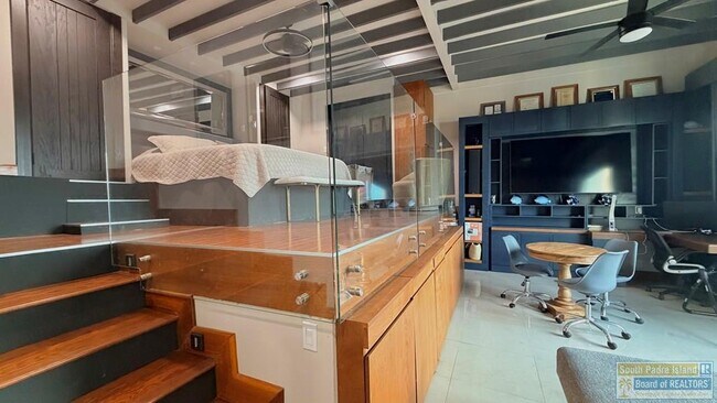 Building Photo - 106 W Morningside Dr