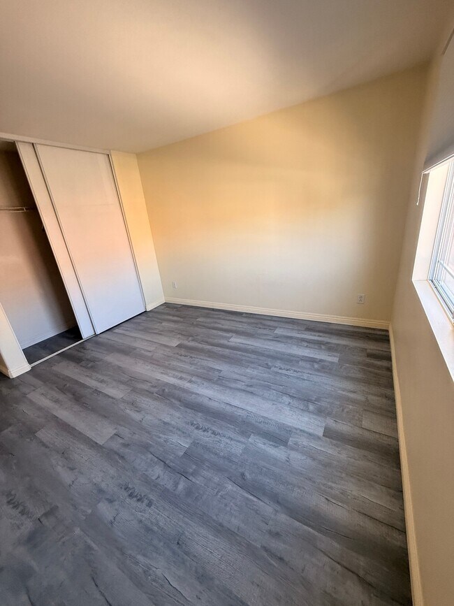 Building Photo - 5679 Allendale Dr