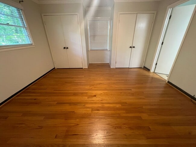 Building Photo - 726 E Magnolia Ave