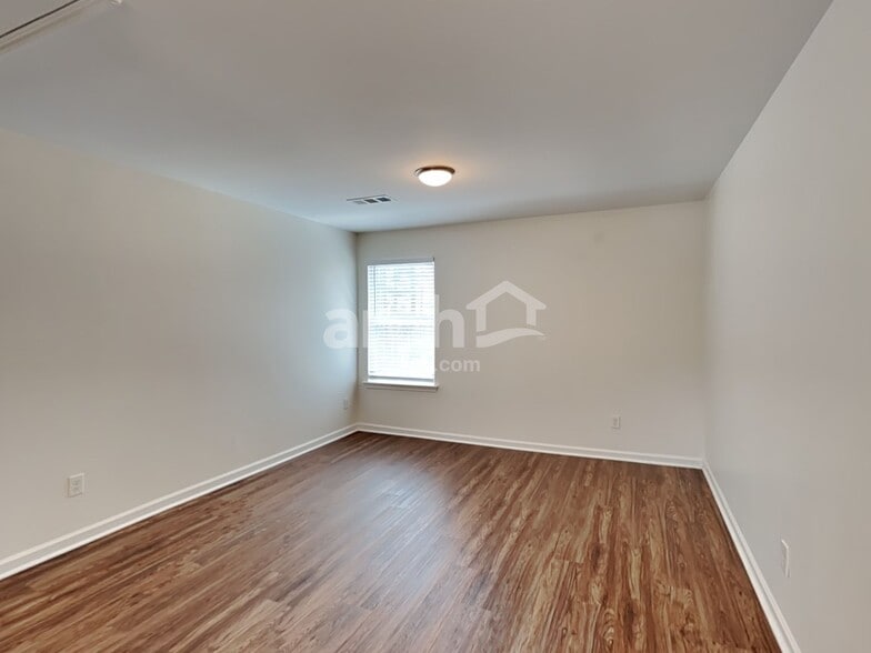 Building Photo - 82 Torero Trail