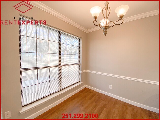 Building Photo - 1075 Seven Hills Curve S