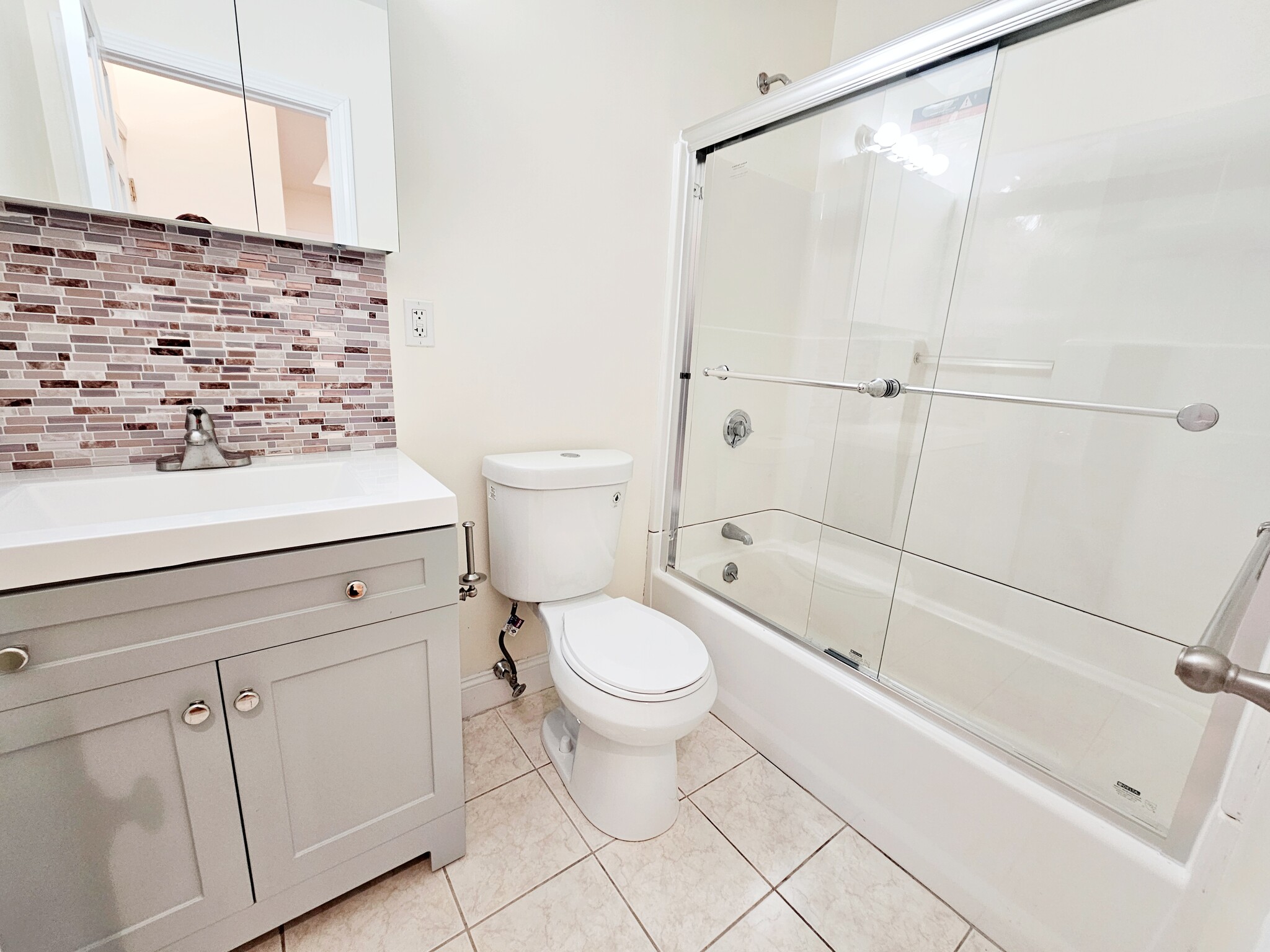 Building Photo - 1803 Beacon St