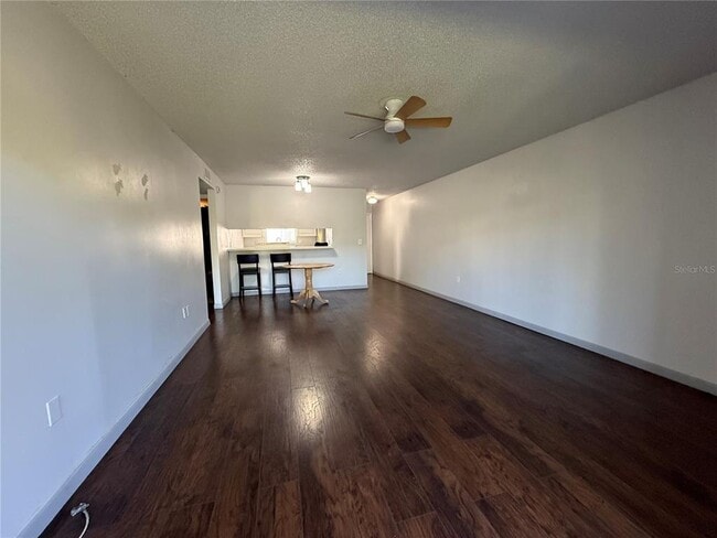 Building Photo - 621 99th Ave N