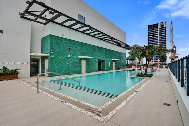 Building Photo - 11 NE 6th St