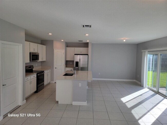 Building Photo - 4518 Dow Ln