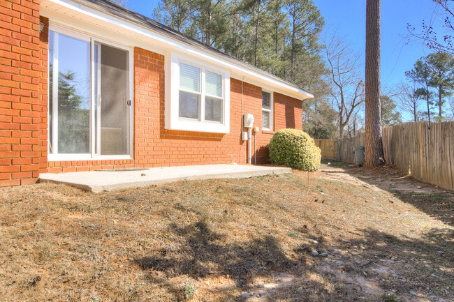 Building Photo - 662 Tara Ln