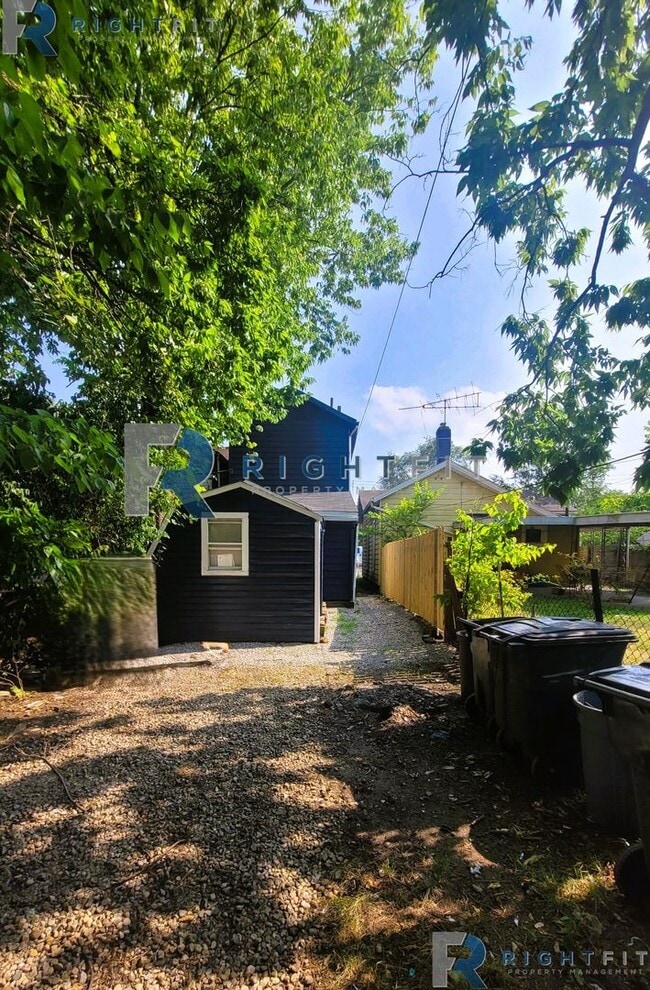 Building Photo - Stop! Look no further. Make this rental property, yours!