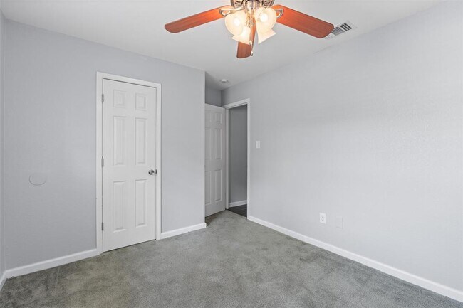 Building Photo - 13205 Bourbon St